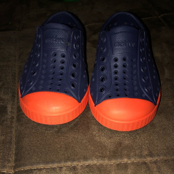 SOLD ❗️❗️❗️Native Shoes 4C - Picture 2 of 5